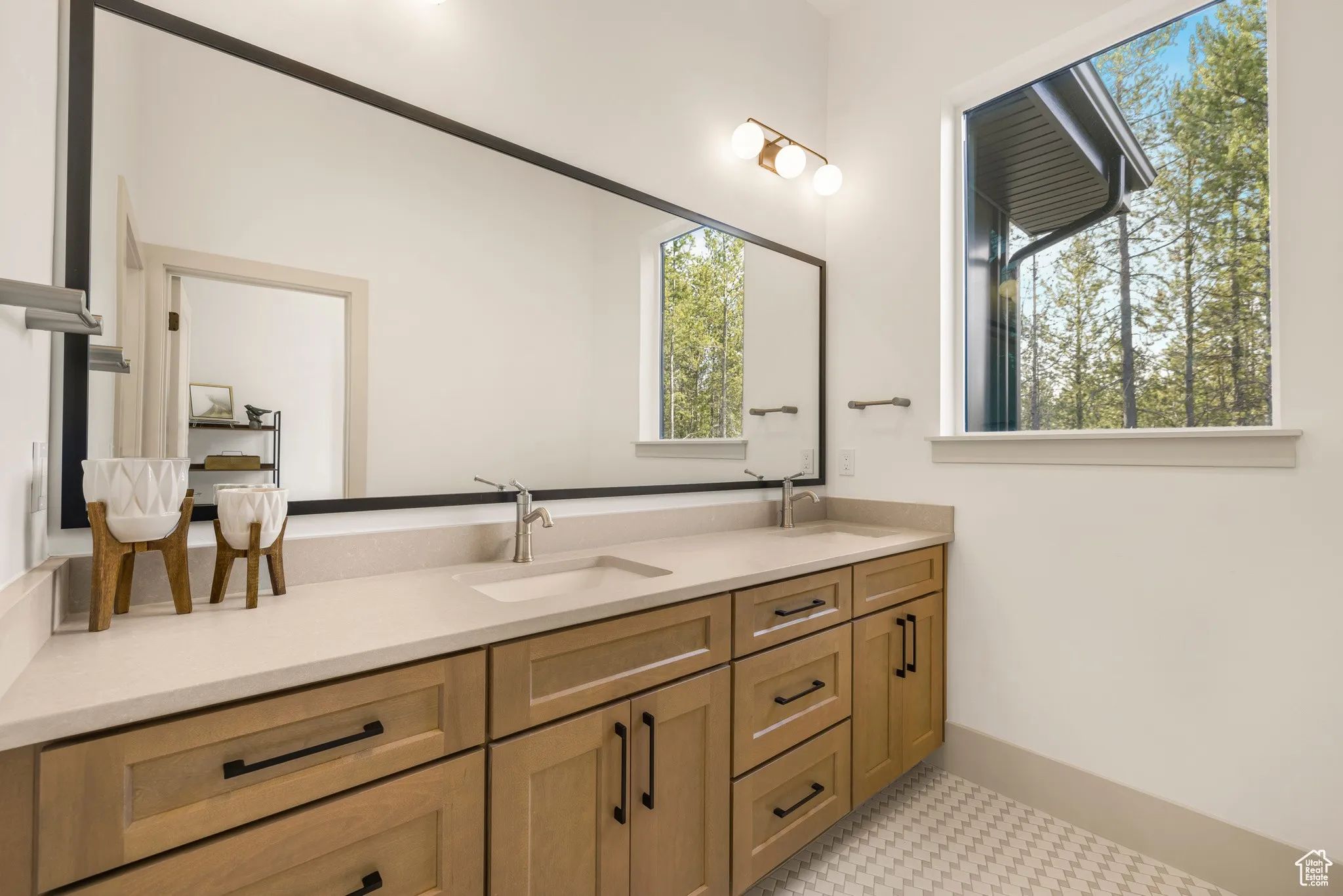 Whispering Pines cabin by Slate Building Co.